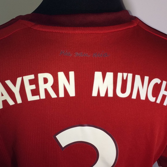 Bayern Munich Home Jersey - Picture 6 of 8